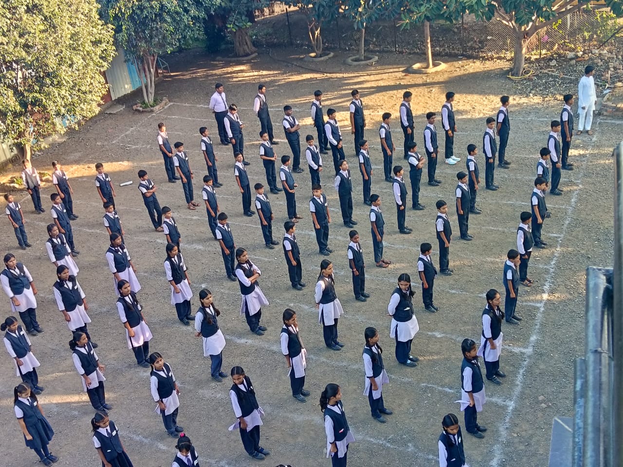 School life and celebrations — photograph 5